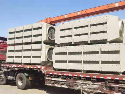 临沂客户采购吸附箱装车中